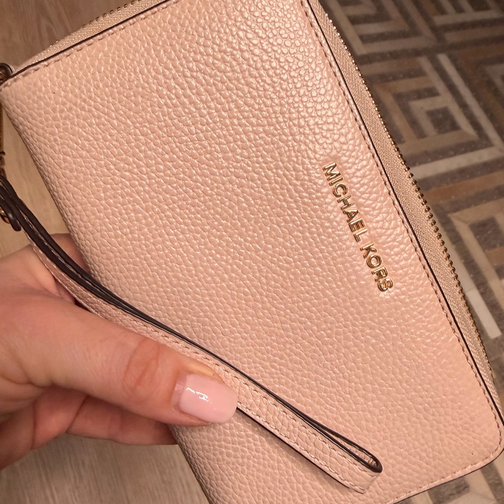 Michael Kors Blush Leather Wristlet